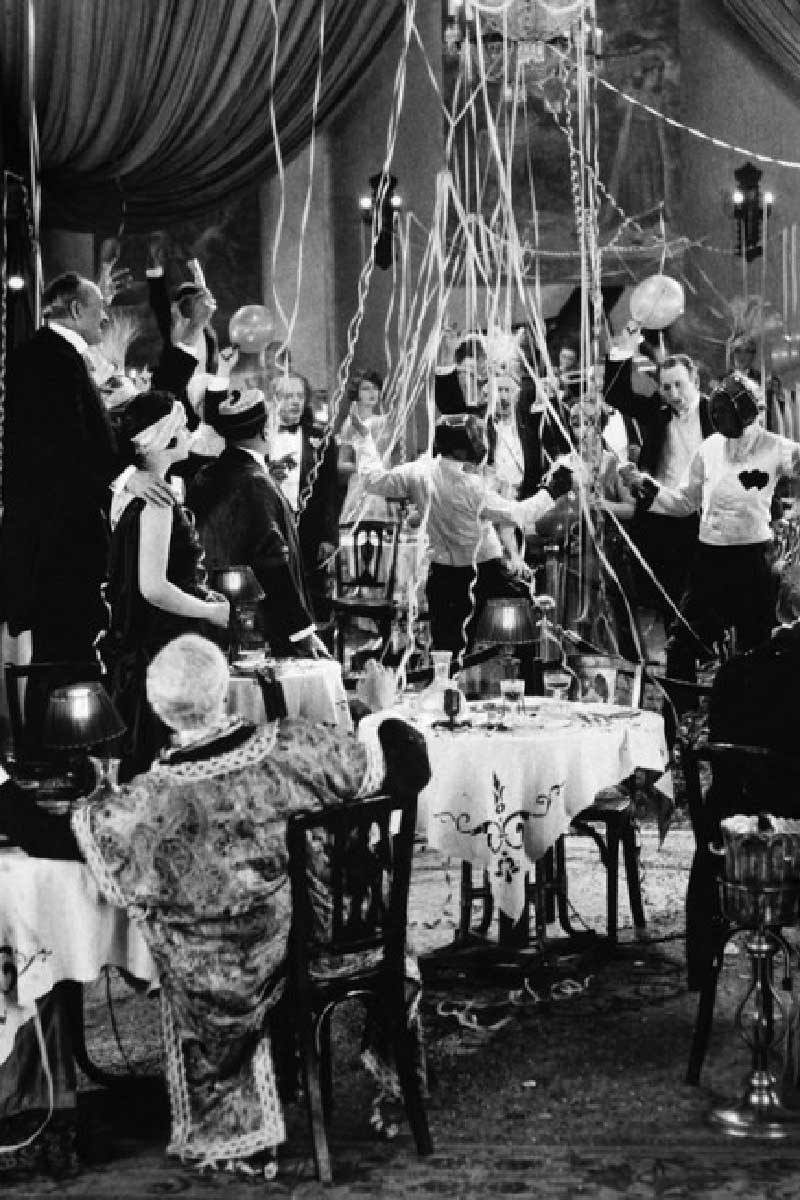 1920s Drinkers celebrating